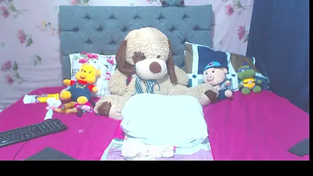 Paris Squirt  online show from September 12, 2025, 3:34 pm