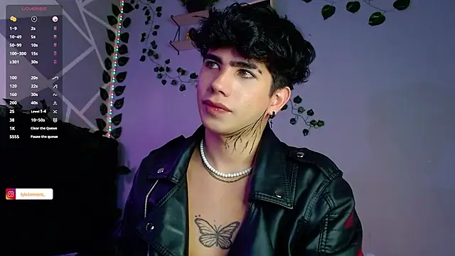 LyleBennett  online show from December 2, 2024, 1:46 pm