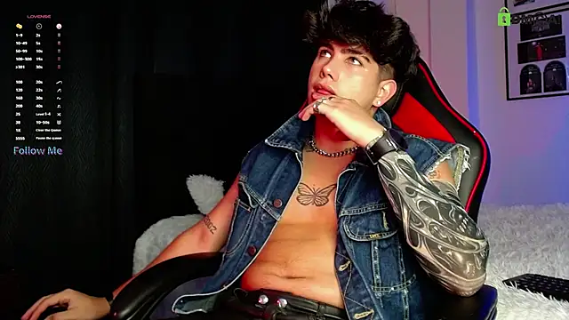 LyleBennett  online show from December 1, 2025, 10:53 am