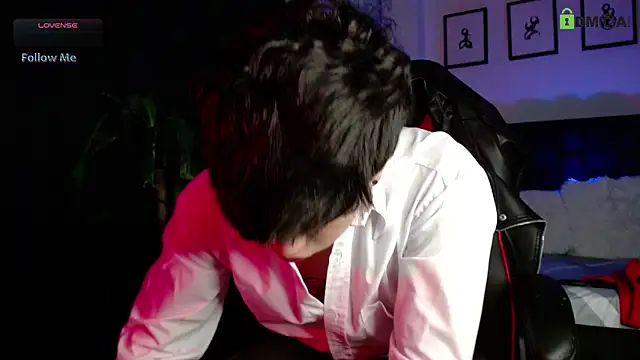 LyleBennett  online show from February 2, 2026, 11:09 am