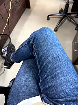 Snapshot of indboy chatting on November 12, 2025, 12:05 pm indboy online show from November 12, 2025, 12:05 pm