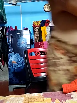 BERRY 00 online show from October 31, 2025, 5:58 pm