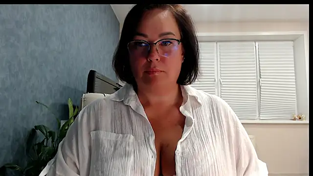 Nora Star online show from February 19, 2026, 7:21 pm