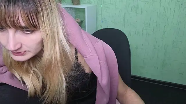 Nika Kitten online show from November 18, 2025, 10:52 am