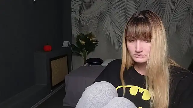 Nika Kitten online show from November 28, 2025, 9:45 am