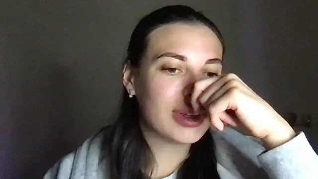 MoonriseGoddess online show from April 15, 2026, 7:58 pm