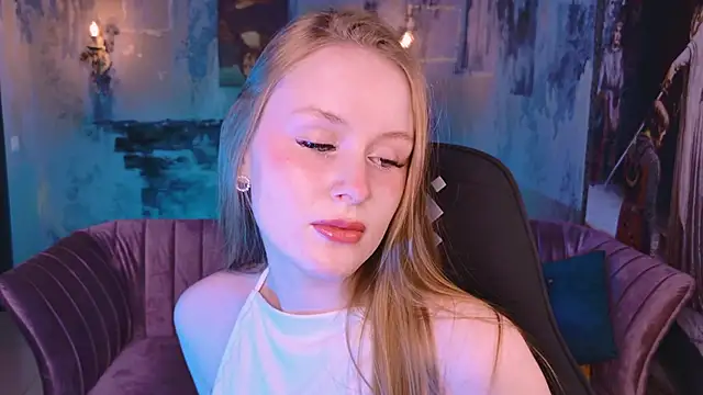 VivienLeeigh online show from November 2, 2025, 9:11 am