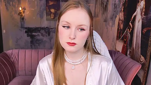 VivienLeeigh online show from April 14, 2026, 5:13 am