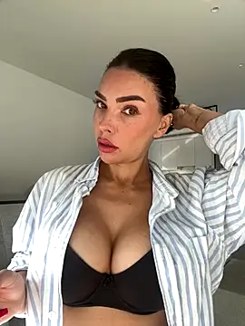 krissiswrld- online show from November 23, 2025, 11:54 am