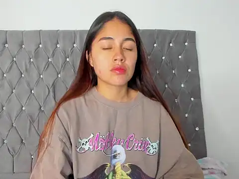 AriaMontgomery online show from September 13, 2025, 2:33 am