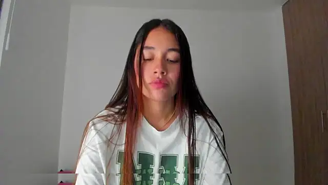 AriaMontgomery online show from October 27, 2025, 3:43 am