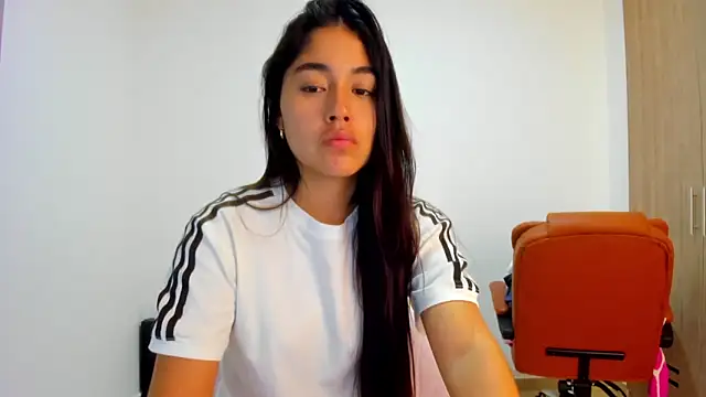 AriaMontgomery online show from April 15, 2026, 4:19 am