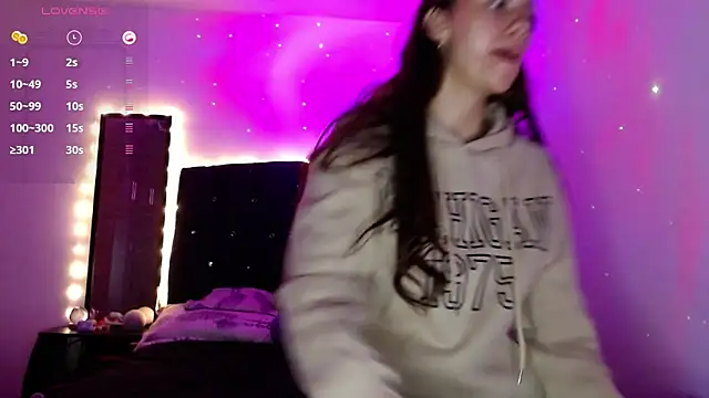 holy juli online show from February 11, 2025, 7:33 am