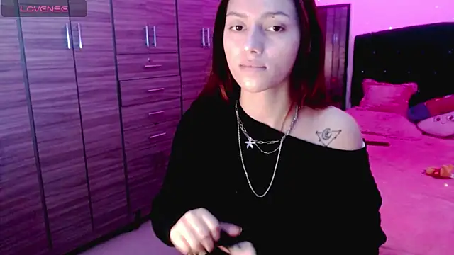 holy juli online show from November 2, 2025, 3:31 am