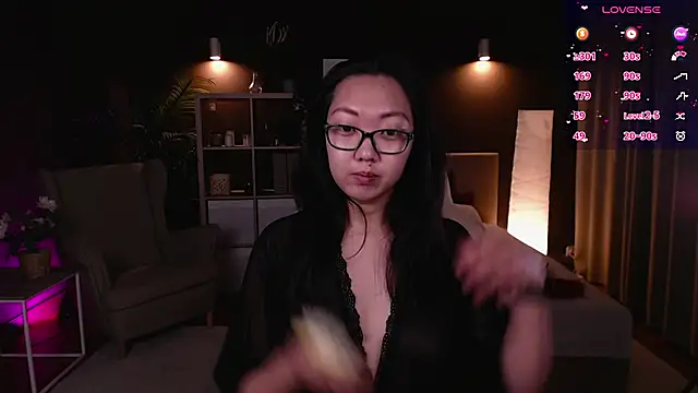 Marine Vact online show from October 10, 2025, 2:05 pm