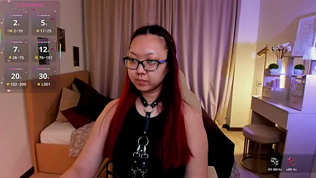 Marine Vact online show from April 12, 2026, 2:11 pm