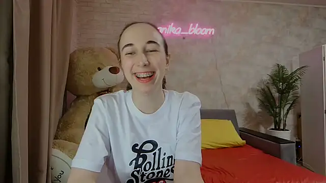 Anika bloom online show from March 20, 2025, 9:56 pm