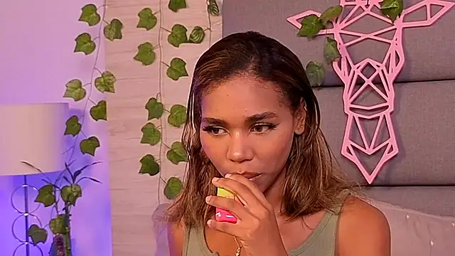 Lily Miiller online show from November 6, 2025, 11:26 pm