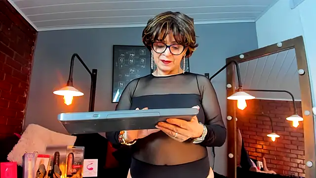 Samantha mature56 online show from March 13, 2026, 2:18 am