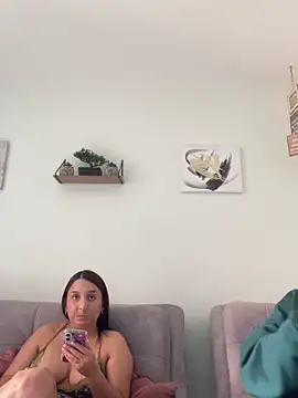 Nickiiiii online show from February 10, 2025, 6:35 pm