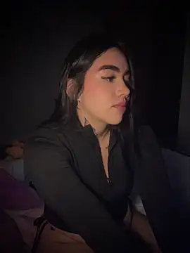 Nickiiiii online show from October 9, 2025, 3:04 am