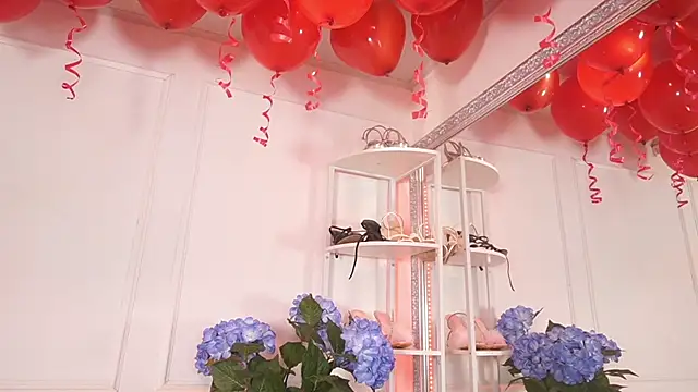 elasummer online show from February 14, 2026, 12:57 pm