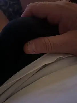 virgilioduro83 online show from November 5, 2025, 10:32 pm