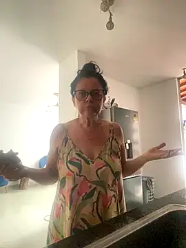 Sharongirl07 online show from January 6, 2026, 4:11 pm