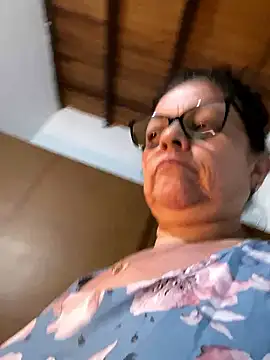 Sharongirl07 online show from June 6, 2026, 1:21 am