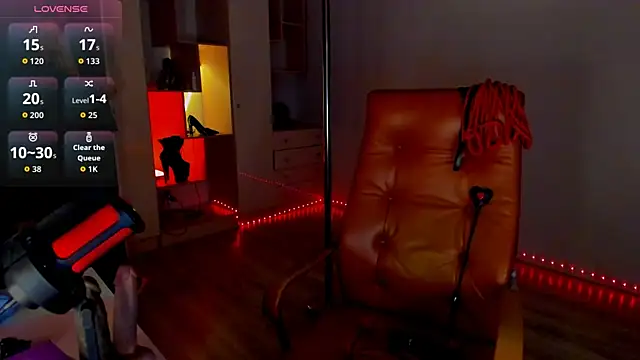 mollyposhh online show from February 27, 2026, 7:25 pm