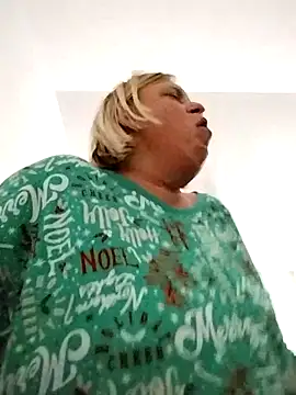 Playmate86 online show from December 6, 2024, 5:55 pm