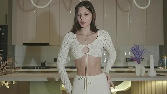 whisper of love online show from November 18, 2025, 2:17 am