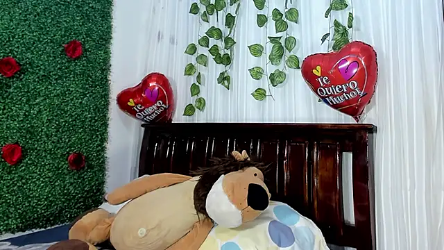 lina paola9 online show from February 15, 2025, 2:26 am