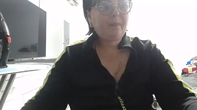 Amandamuller1982 online show from November 11, 2025, 2:11 am