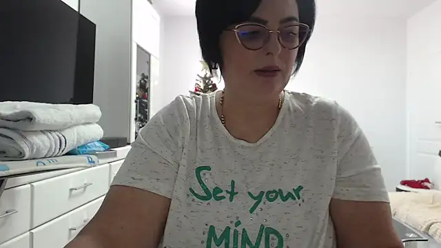 Amandamuller1982 online show from January 13, 2026, 8:30 am