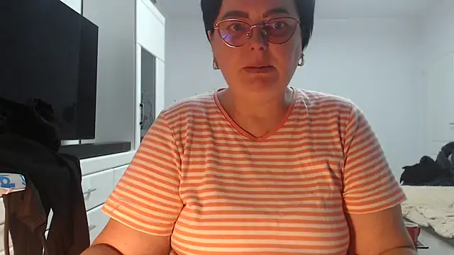 Amandamuller1982 online show from March 31, 2026, 7:36 pm