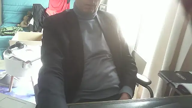 shyfrenchcock1 online show from March 10, 2025, 1:10 pm