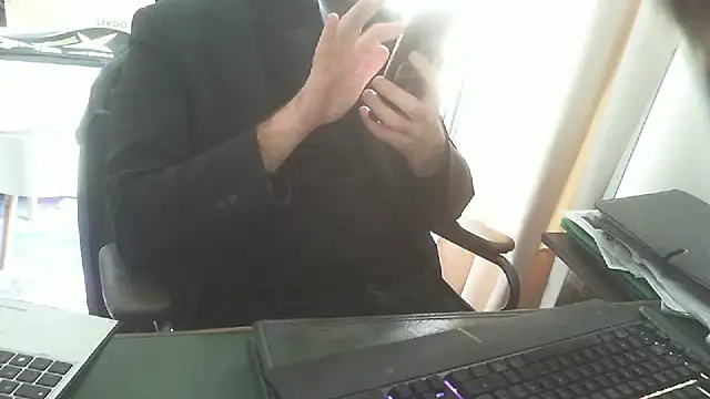 shyfrenchcock1 online show from February 20, 2026, 3:01 pm