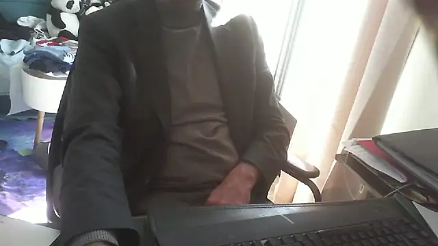 shyfrenchcock1 online show from April 3, 2026, 8:56 am