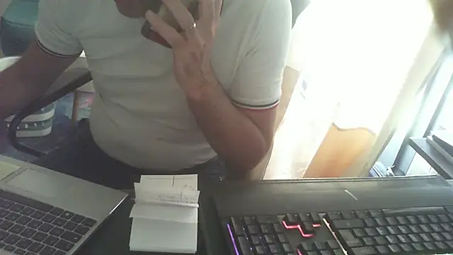 shyfrenchcock1 online show from June 1, 2026, 12:18 pm