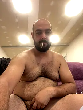 chicomallorca96 online show from September 15, 2025, 4:18 pm