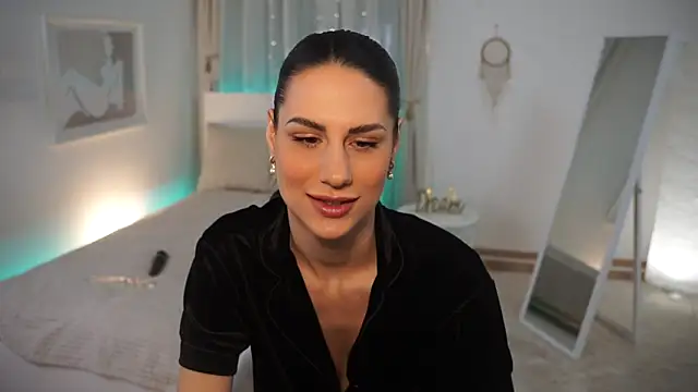 ZoeeZolton online show from January 1, 2025, 5:22 pm