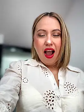 VIOLETA-25  online show from June 1, 2026, 3:36 pm