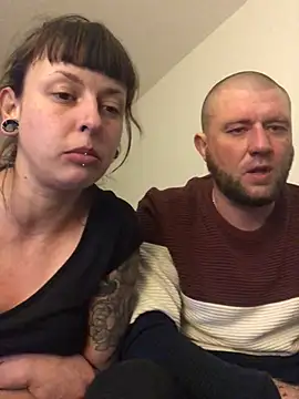 Snapshot of zra_andre chatting on February 19, 2025, 8:10 pm zra andre online show from February 19, 2025, 8:10 pm