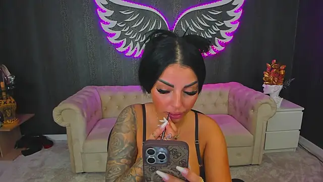 anemarieejolie online show from September 14, 2025, 4:28 pm