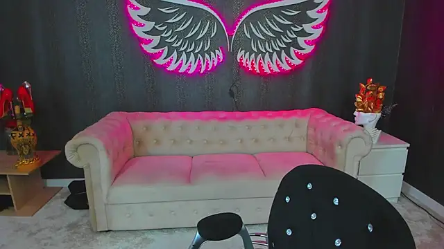 anemarieejolie online show from September 28, 2025, 4:23 pm