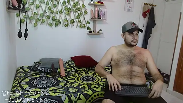 Snapshot of fetish_padrino chatting on January 26, 2025, 12:11 pm fetish padrino online show from January 26, 2025, 12:11 pm