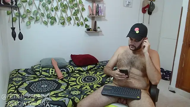 Snapshot of fetish_padrino chatting on January 31, 2025, 11:56 am fetish padrino online show from January 31, 2025, 11:56 am