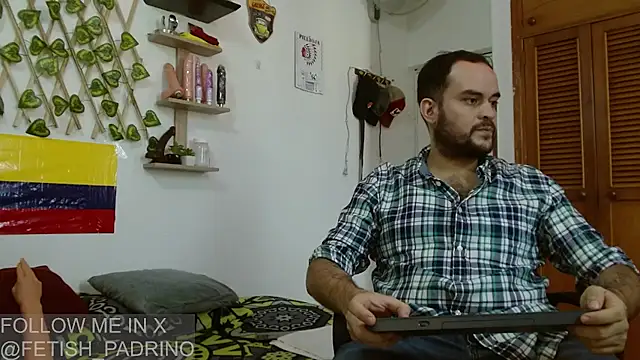 Snapshot of fetish_padrino chatting on March 14, 2025, 3:03 pm fetish padrino online show from March 14, 2025, 3:03 pm