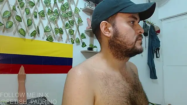 Snapshot of fetish_padrino chatting on March 17, 2025, 1:24 am fetish padrino online show from March 17, 2025, 1:24 am